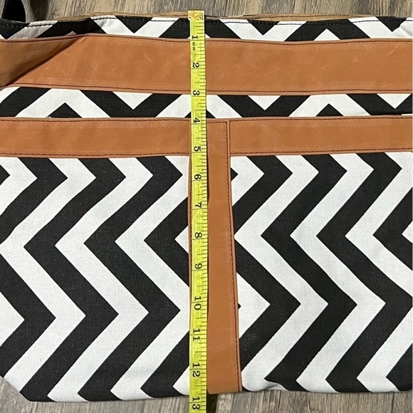 Black & Brown Chevron Tote Bag - Picture 12 of 12